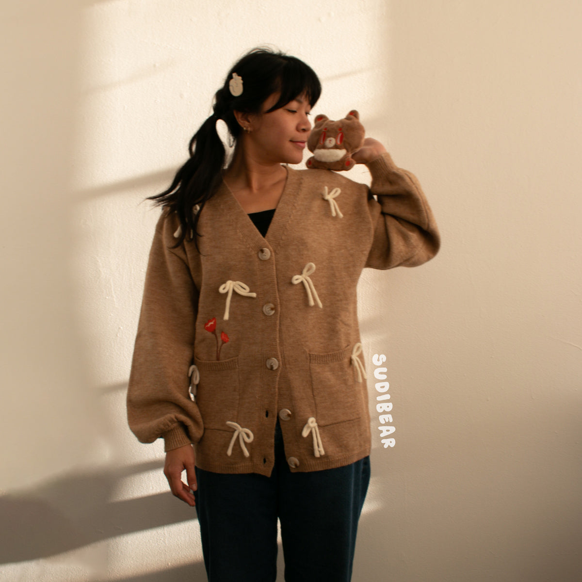 [GRAVER]★SMALL FLOWER BEAR FACE EMBROIDERY KNIT CARDIGAN Small flower bear face smile embroidery knit cardigan